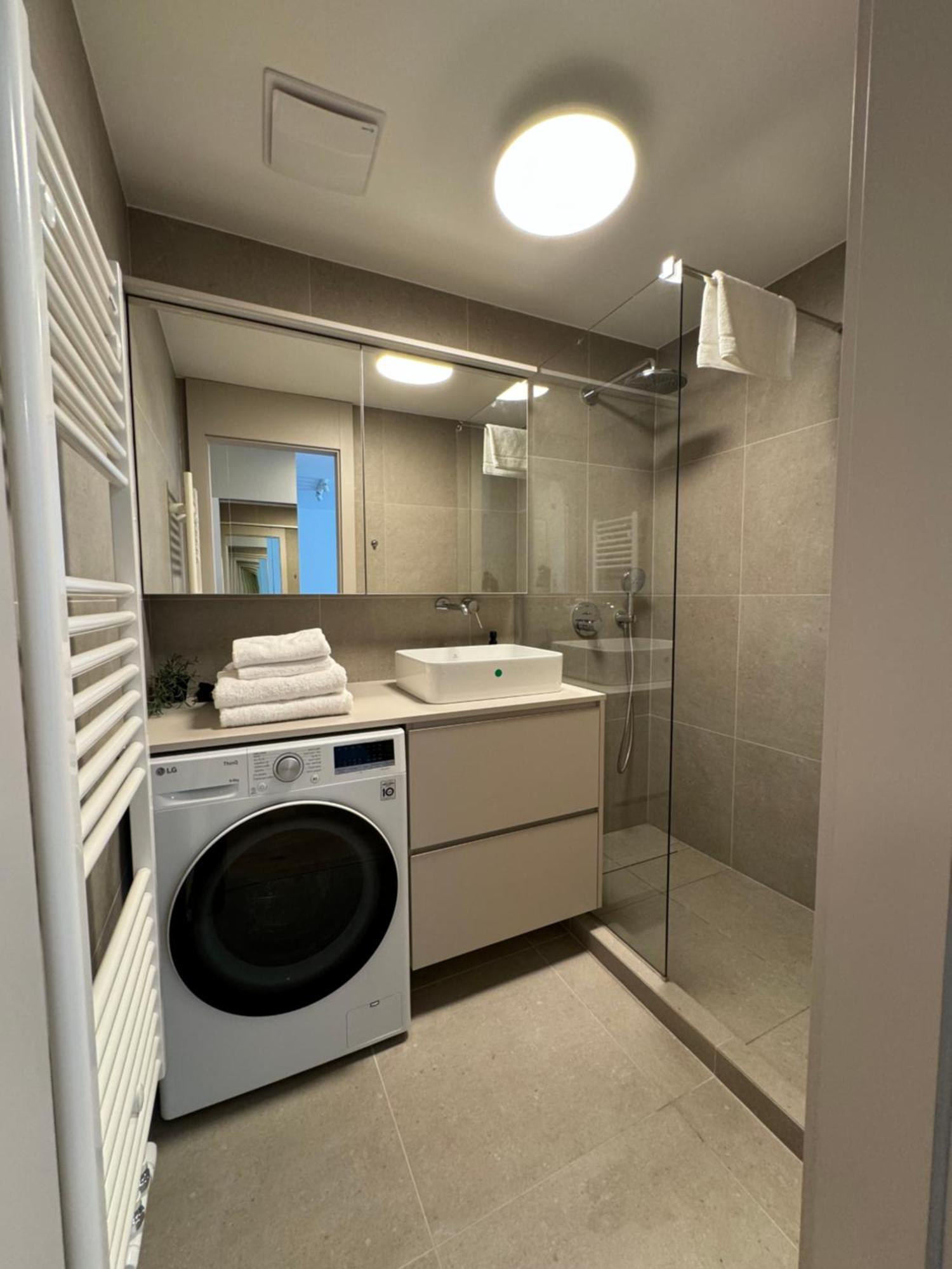 ברטיסלאבה Aurora Apartments מראה חיצוני תמונה